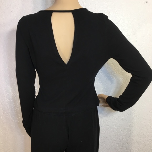 Fabletics Black Keyhole Top & Matching Pants - Picture 7 of 8